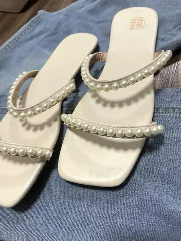 아이보리 펄 샌들