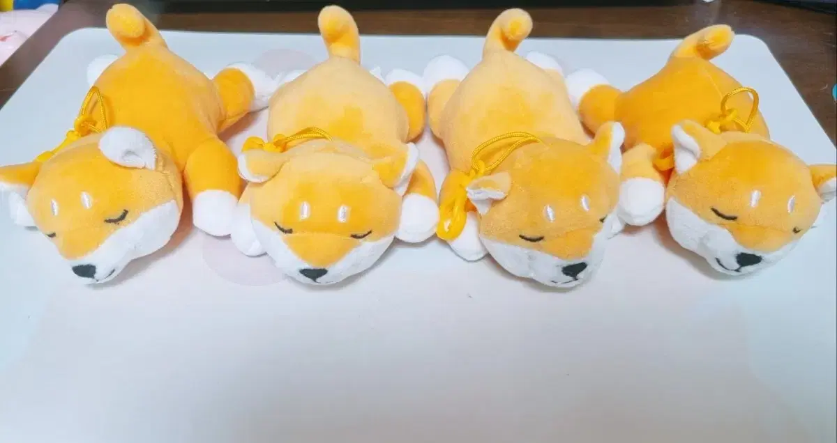 노란색 캐릭터 지갑 브랜드 중고거래 플랫폼, 번개장터