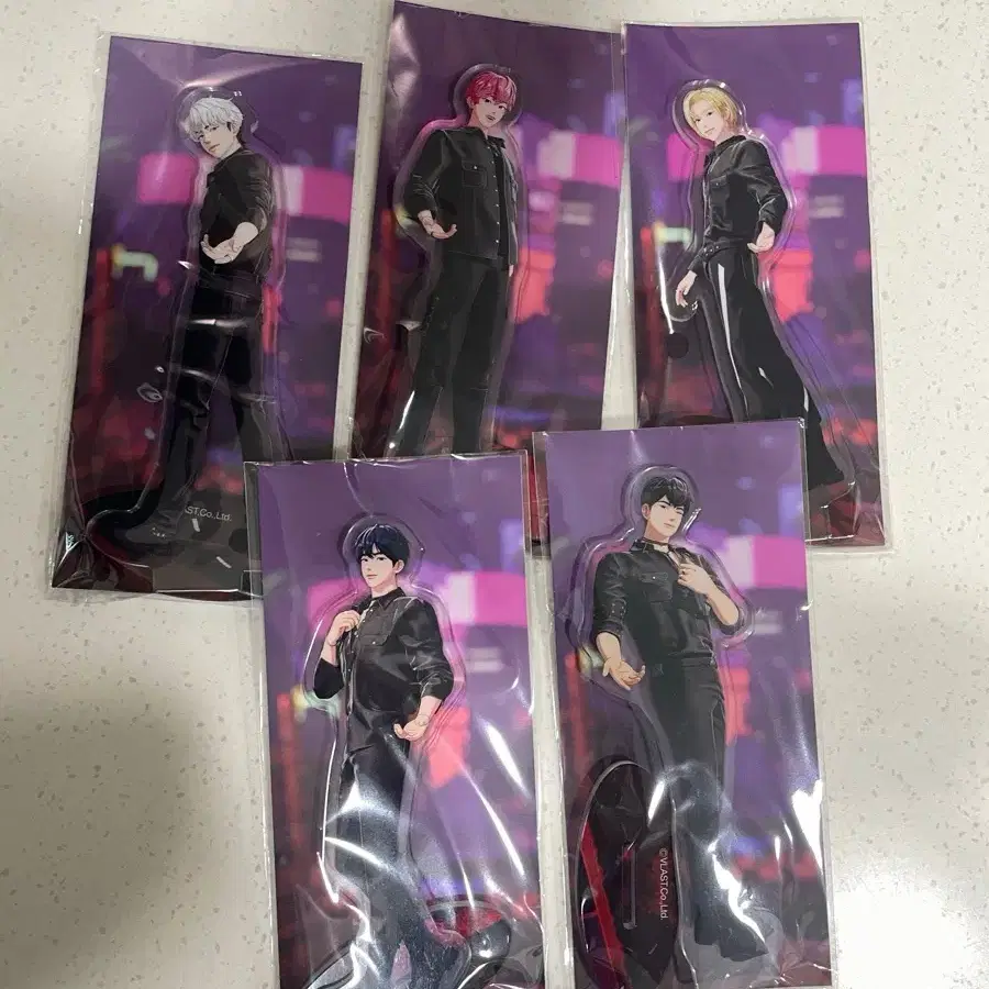 PLAVE | 플레이브 PLAVE acrylic stand (Dash) - bulk preferred on