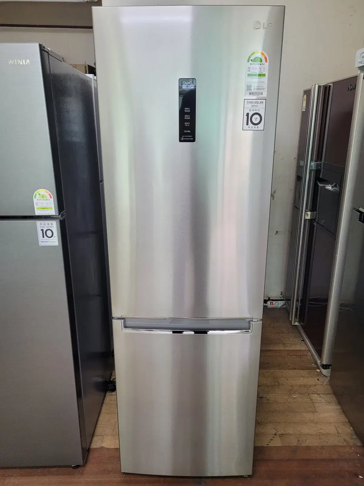 23. -Price lowered- LG European Refrigerator 339 liters (Delivery available)