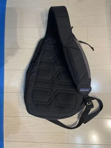파타고니아 patagonia / Atom Sling 8L 숄더백