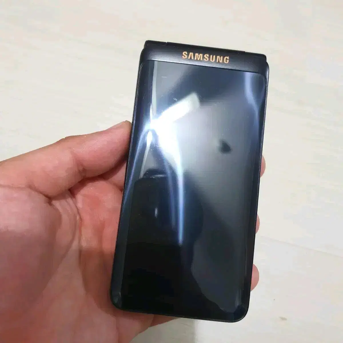 Samsung Galaxy Folder 2 SM-G160N 32GB feature phone