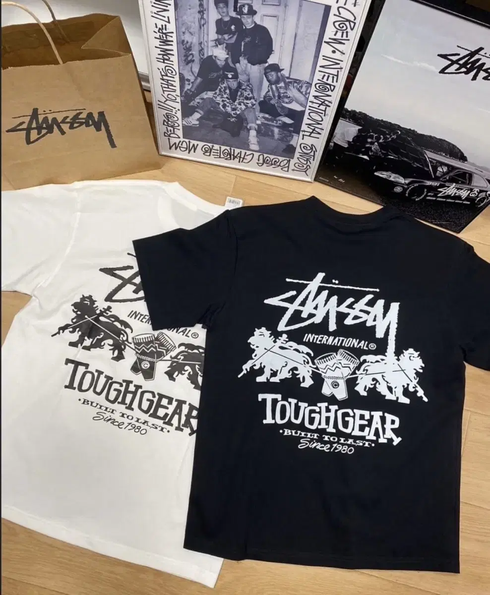 정품/무료배송) 스투시 STUSSY 인터네셔널 반팔 / 블랙 화이트