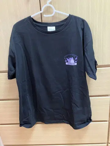 밤에는 고양이와 함께 쿠루가 산리오 쿠로미 콜라보 티셔츠