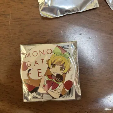 모노가타리 FE 캔뱃지 도넛