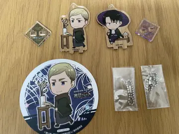 진격의 거인 애니메이트 카페 오쓰키미 엘르빈 리바이 아크링 키링 세트