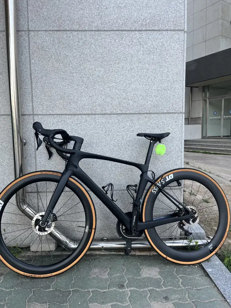 For sale: Alton Infiza Elius D disc brake full carbon road bike