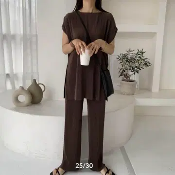 BLATE 플리츠 셋업 초콜릿