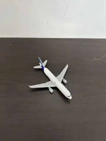 A320 미니어처 비행기 화이트 블루 hdr