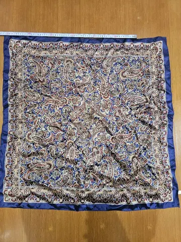 페이즐리 무늬 실크 터치 스카프 약 70cm