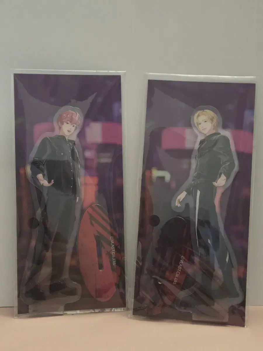 PlayV Dash acrylic stand noah bamby
