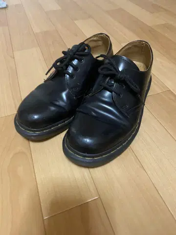 닥터 마틴 3홀 부츠 24.0cm