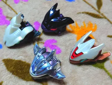 레어 레이와 당시의 비다맨 폭탄 외전 부품