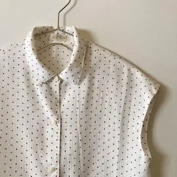 vintage 화이트 도트 무늬 슬리브리스 셔츠