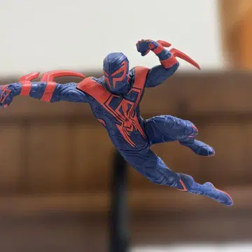 스파이더맨 2099 피규어