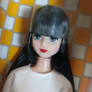 시온 검은 머리 공주 컷 빨간 립 슈퍼 롱 리카짱 캐슬 27cm
