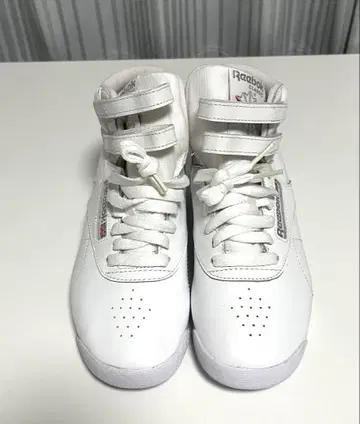 리복 클래식 하이컷 스니커즈 23.5cm