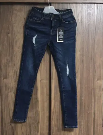 버쉬카 슈퍼 스키니 데님 품절 모델 미사용 새상품