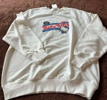 프릭스 스토어 HELLO KITTY 콜라보 트레이닝복