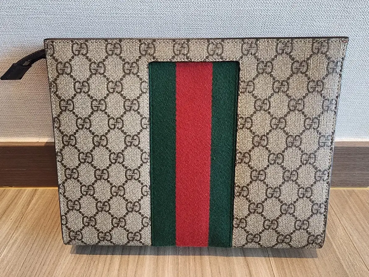 Gucci Supreme Web Clutch, like new