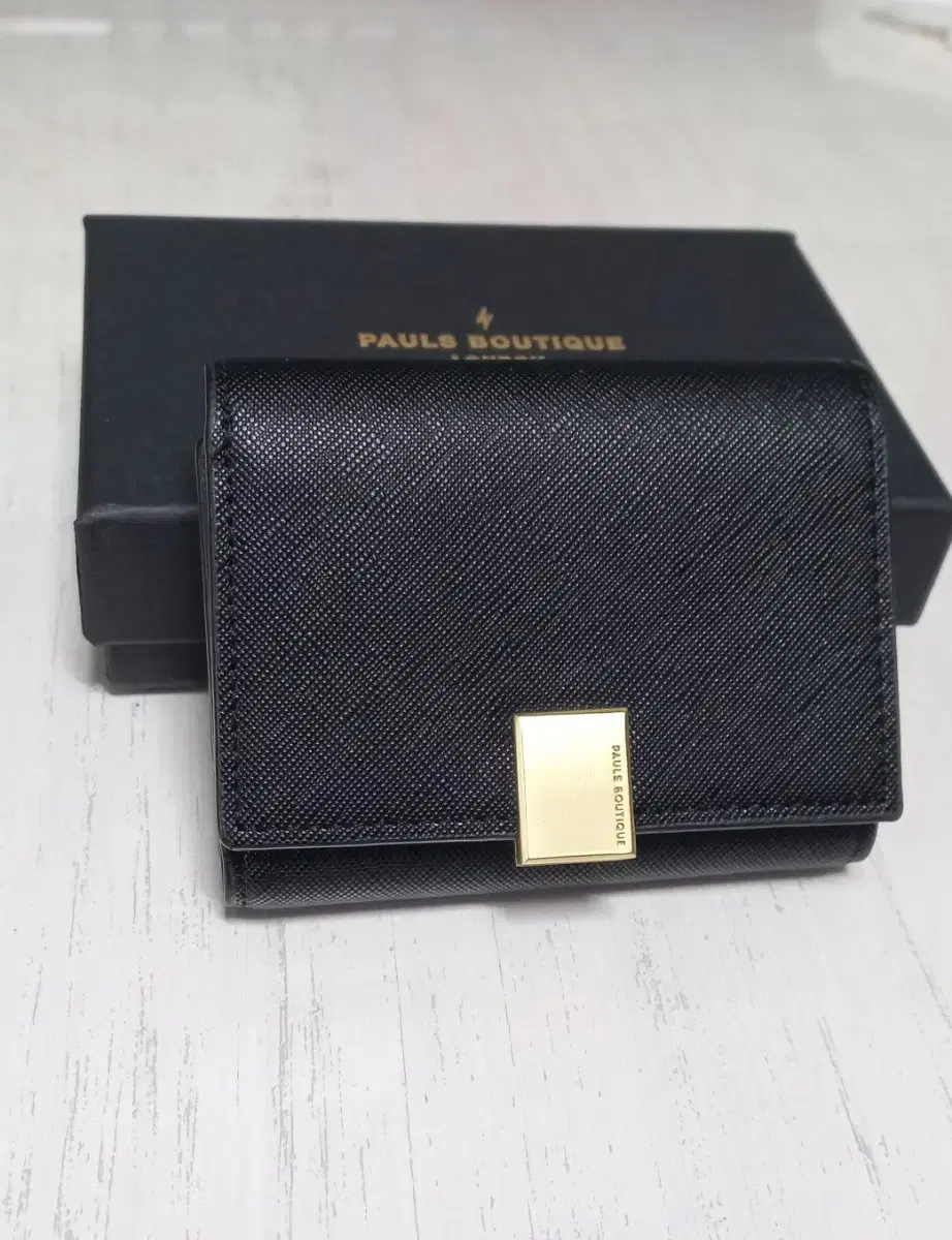 Paulsboutique Juicy Wallet vahn bi-fold wallet
