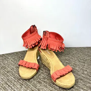 미네통카 샌들 6M 미네통카 프린지 주홍색 웨지 힐 샌들