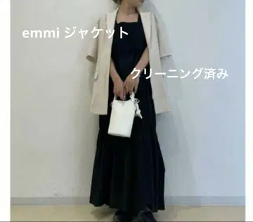 emmi 베이지 반팔 테일러드 자켓 클리닝 완료
