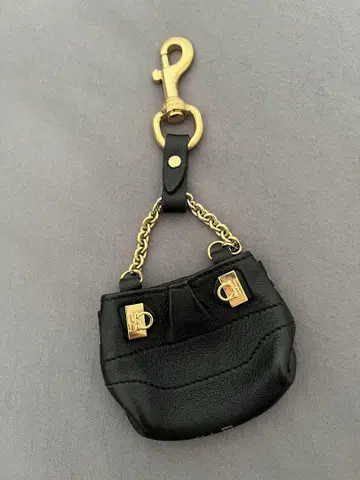 페라가모 키체인