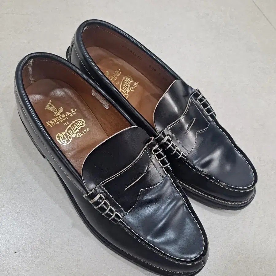 글래드핸드 X 리갈 코인 로퍼 270 판매