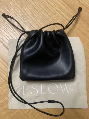 ESLOW 블랙 숄더백