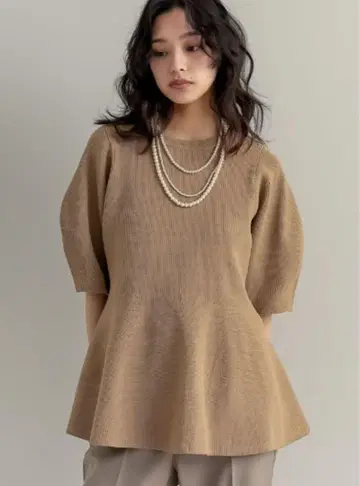 Re:EDIT 퍼프 슬리브 페플럼 탑 M