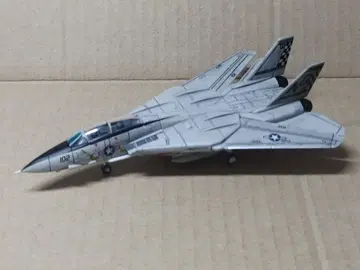1/144 F-14A 톰캣 VF-211 완제품