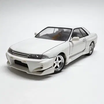 레어 아오시마 1/24 베일사이드 닛산 스카이라인 GT-R r32