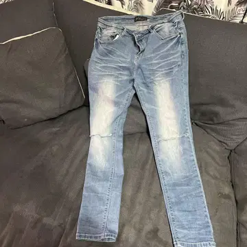 데미지 가공 슬림 핏 데님