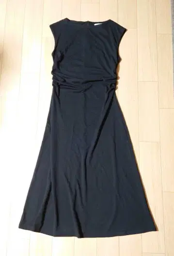 H&M 슬리브리스 롱 드레스 원피스 블랙 시착만 한 상품 맥시 길이