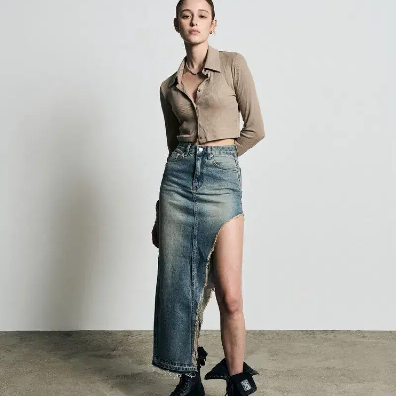 Bohemian Seoul Curved Cutting Denim Skirt Size M on Bunjang Global