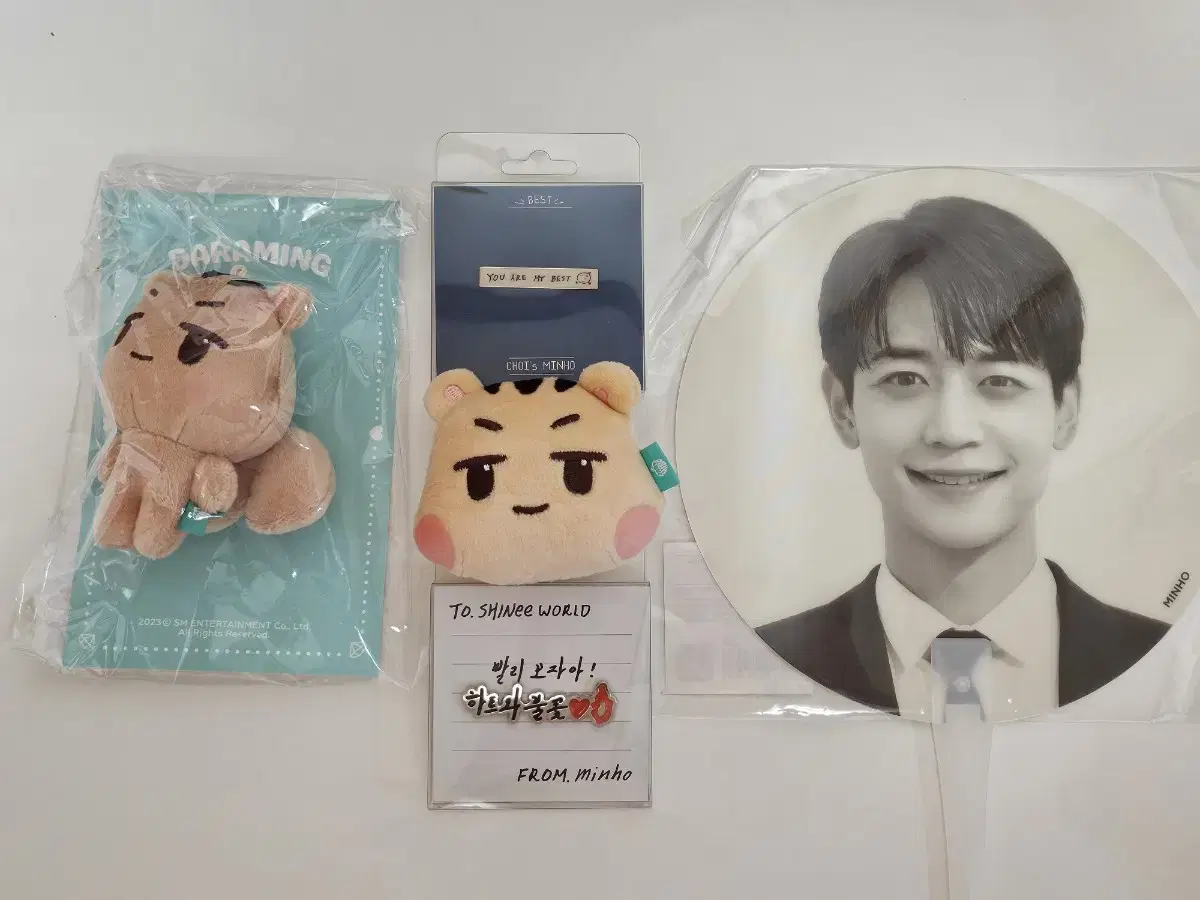 샤이니 민호 다라밍 인형, 스트레스볼 등 굿즈 일괄