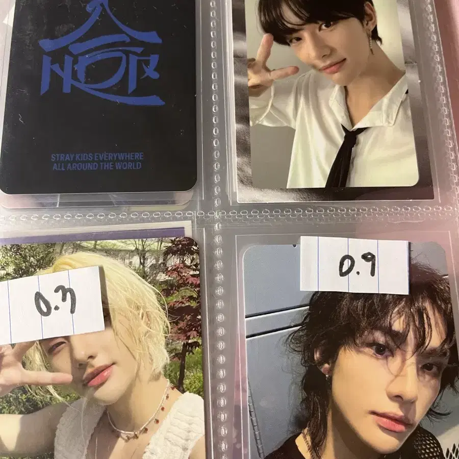 스키즈 포카 ( 방찬, 리노, 창빈, 현진, 한, 승민, 아이엔 )