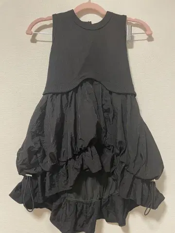 UN3D. 탱크탑 슬리브리스 볼륨 벌룬 탑 블랙
