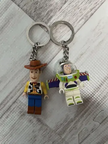 버즈 라이트이어 우디 키링 2개 세트 LEGO