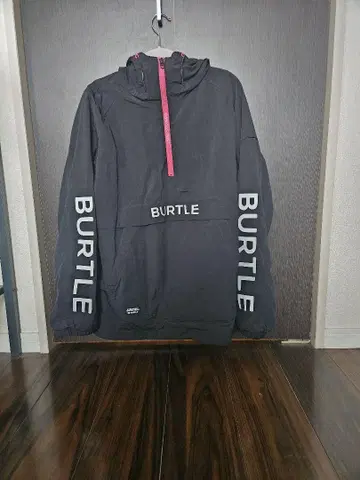 BURTLE4054 어반 블랙 아노락 후드티 중고. 사이즈 L