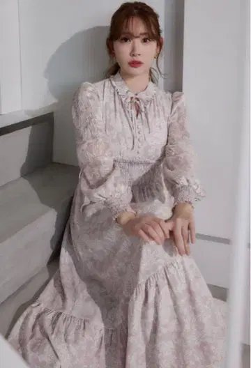 헤르립토 윈터 플로럴 롱슬리브 드레스