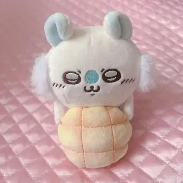 데스크탑에서 지켜보는 걸이형 봉제 인형 모몽가 메론빵