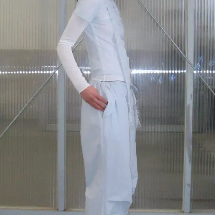トップス TYPESERVICE Rabbit Ruched Top white 7차] Rabbit Ruched Top [White] - 타입서비스
