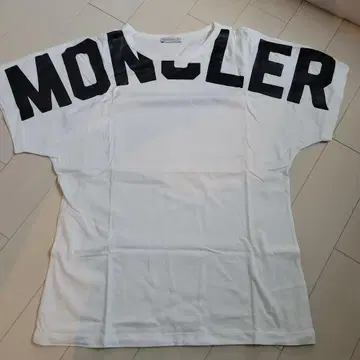 몽클레어 로고 프린트 티셔츠 반팔 화이트