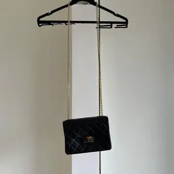DESIGN INVERSO 블랙 숄더 체인 백
