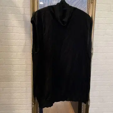 Max Mara 하이넥 베스트 (세일 진행중)