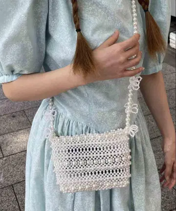 Casselini(카셀리니) 플라워 숄더 비즈 백 화이트