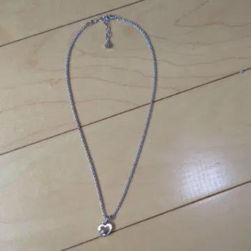 실버 하트 모양 목걸이