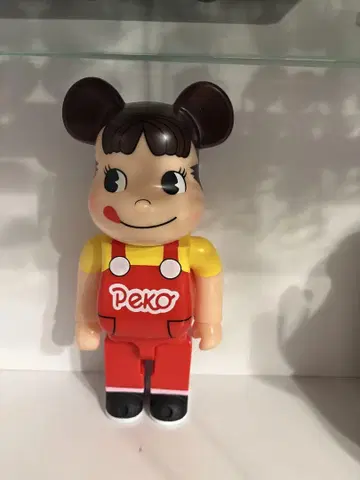 베어브릭 페코짱 빨간색 400%